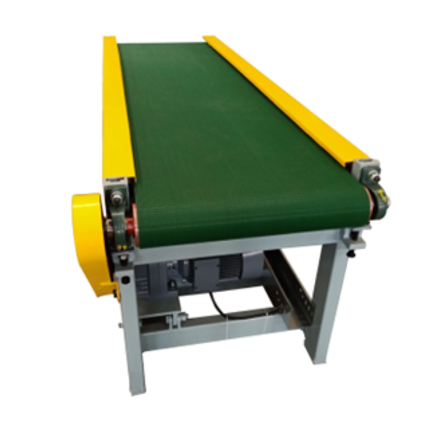 Transportador de correa acelerado